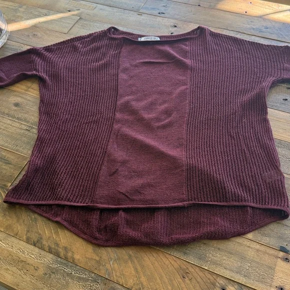 Jennifer Lopez Deep Red Knit Sweater - Picture 2 of 7